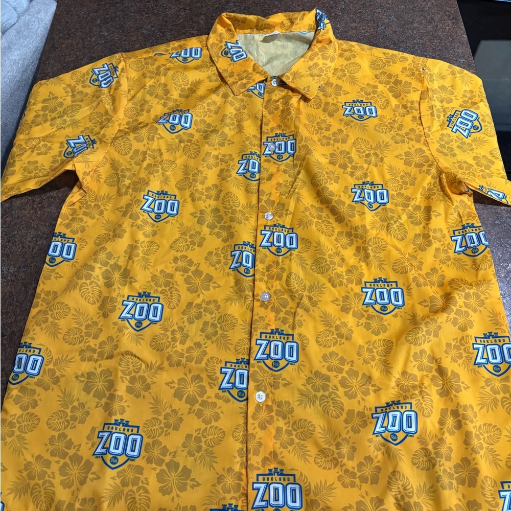 Pitt Panthers Oakland Zoo Button Down Yellow Hawaiian Shirt Medium Rare